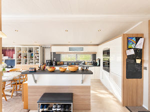 Kitchen- click for photo gallery